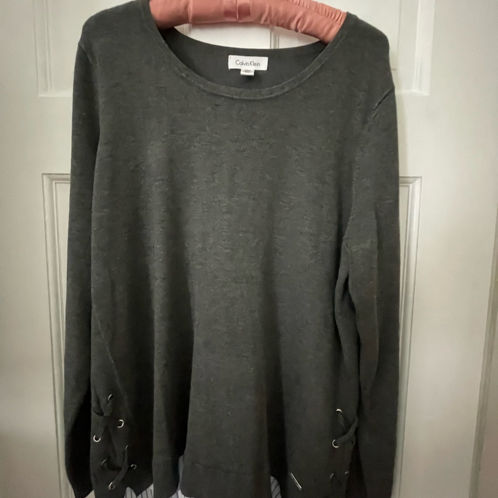 Calvin Klein shirt tails sweater Women’s - Picture 5 of 6